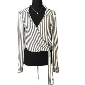 3/$15 V Neck Long Sleeved Striped Dark Grey Crop Top Blouse Fall Large